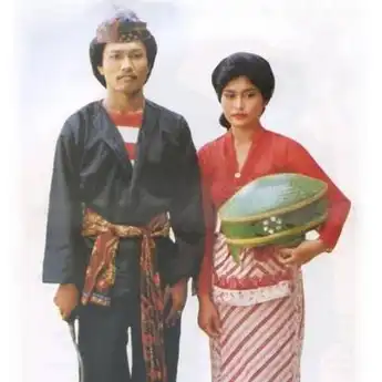 Pakaian Adat Madura Laki-laki dan Perempuan Lengkap dengan Filosofinya