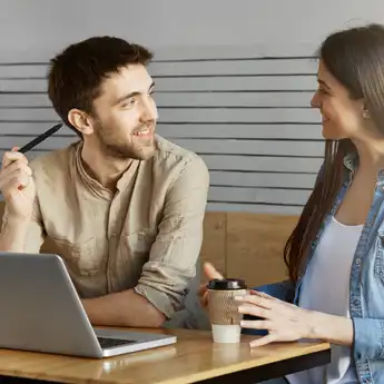 10 Contoh Dialog Menawarkan Bantuan atau Offering Help dalam Bahasa Inggris