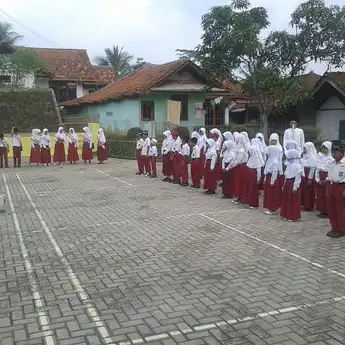 7 Contoh Pidato Amanat Pembina Upacara Hardiknas 2024: untuk SD, SMP, SMA