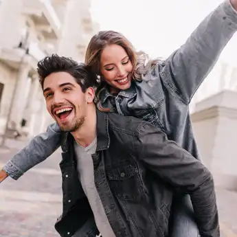 Ramalan Zodiak Besok, 19 Agustus 2023: Pisces dan Gemini Sedang Penuh Energi Cinta dan Gairah!