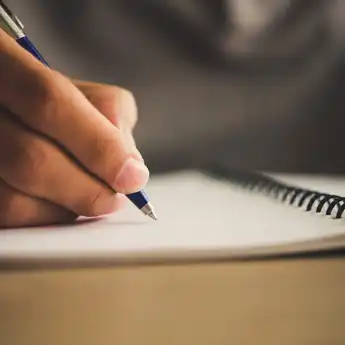 Pengertian Majas Paradoks, Lengkap dengan Contohnya dalam Kalimat