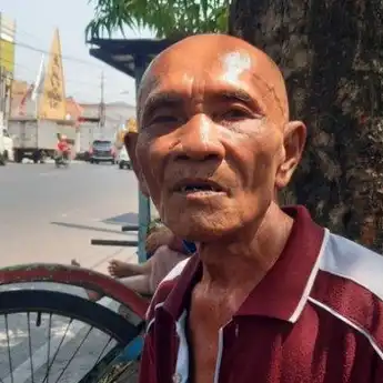 Tukang Becak di Solo Terkena Prank, Terima Amplop Isi Potongan Koran