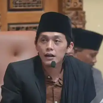 30 Kata-Kata Quotes Gus Iqdam saat Majelis, Termasuk soal Cinta