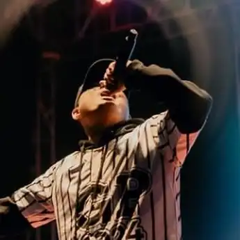 Lirik Lagu Kelingan Mantan - NDX AKA dan Terjemahan Lagunya!