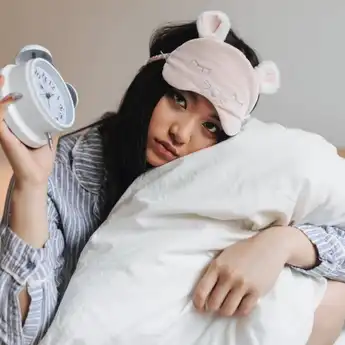 Waspada! 10 Makanan dan Minuman yang Bikin Susah Tidur di Malam Hari