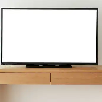 Bukan Sulap Bukan Sihir, Remote TV Rusak Ternyata Bisa Diperbaiki dengan Minyak Kayu Putih