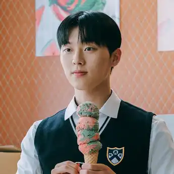 Profil dan Umur Choi Hyun Wook: Pemeran Lee Chan di Drama Twinkling Watermelon
