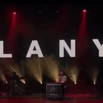 Lirik Lagu 'Sugar and Cinnamon' - LANY, dengan Terjemahannya