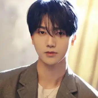 Lirik dan Terjemahan Lagu There She Goes Again - Yesung Super Junior