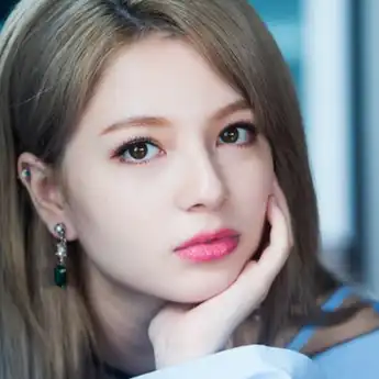 Lirik Lagu 'Why Why' - Shannon Williams dengan Hangul dan Terjemahan