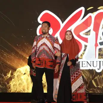 Anjungan Pantai Losari Disulap Jadi Catwalk, Fashion Show HUT Sulsel ke 354 Berlangsung Meriah