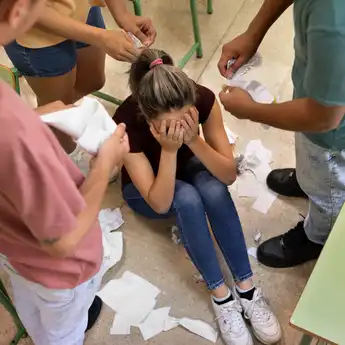 6 Cara Mencegah Bullying, Jangan Cuma Diam Saja Kalau Jadi Korban!