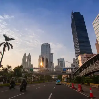 Cuaca Besok Jabodetabek, 4 Juli 2025: Hati-hati Hujan Deras!