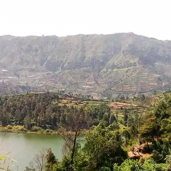 Contoh Dataran Tinggi di Indonesia Beserta Pengertian, Ciri, dan Jenis