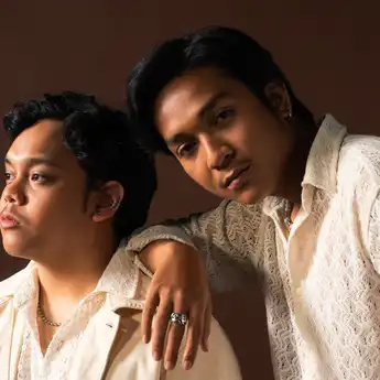 Lirik Lagu Kini - Daun Jatuh, Kini mentaripun tak berarti lagi