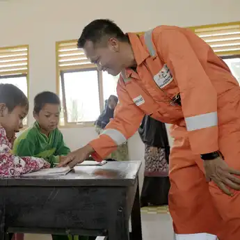 JOB Tomori Berdayakan KAT Loinang Kelola Air Bersih Berkelanjutan