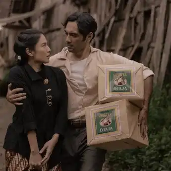 Sinopsis 'Gadis Kretek' yang Tayang di Netflix, Dian Sastro Ngerokok Kenceng!