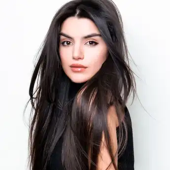 10 Cara Merawat Rambut yang Sering Dicatok Agar Tetap Lembut dan Sehat