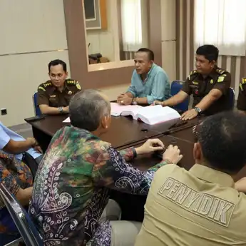 Rugikan Negara 1M, Kanwil DJP Kalseteng Serahkan Tersangka Penggelapan Pajak ke Kejari Tanah Bumbu