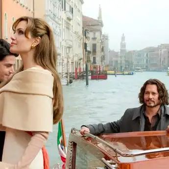 Sinopsis 'The Tourist', Petualangan Angelina Jolie di Paris!