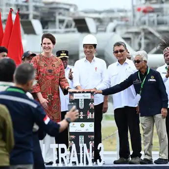 Rangkaian Kunjungan Kerja di Papua, Presiden Jokowi Resmikan 2 Bandara Baru hingga 3 Mega Proyek Migas Papua