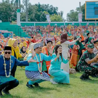Tarian Multietnis 10.000 Pahlawan Tanpa Tanda Jasa Medan Pecahkan Rekor Muri 