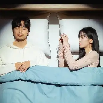 Lirik dan Terjemahan Lagu Stranger Milik Heize (Featuring 10CM)