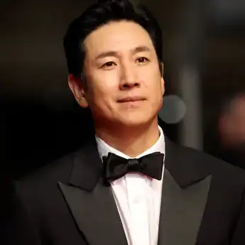 Kronologi Lee Sun Kyun Meninggal Dunia, Bunuh Diri di Dalam Mobil