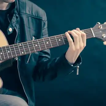 20 Lirik Lagu Rohani yang Cocok Jadi Pujian Penyembahan Ibadah Remaja