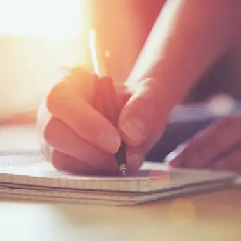 Pengertian Teks Diskusi di Sekolah dengan Contoh Berbagai Tema