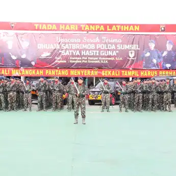 Upacara Tradisi Serah Terima Dhuaja Satbrimob Polda Sumsel