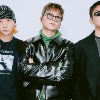Lirik Lagu holyland Milik wave to earth, Lengkap dengan Terjemahannya
