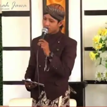 5 Contoh Teks Sesorah Bahasa Jawa Singkat Berbagai Tema