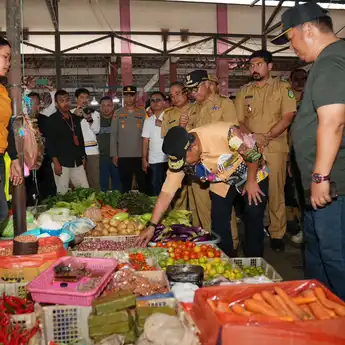Harga Sejumlah Komoditi di Pasar Malili Melambung, Bahtiar Perintahkan TPID Gerak Cepat