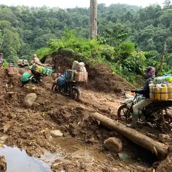 Wilayah Terisolir, Surat Suara untuk Seko Dikirim Lewat Jalur Udara