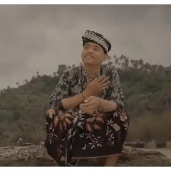 Lirik Lagu 'Lamunan' - Wahyu F Giri, Lengkap dengan Terjemahan