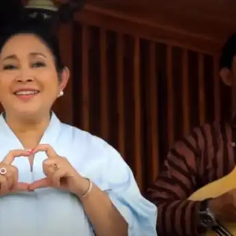Lirik Lagu 'Angel' - Titiek Soeharto, Lengkap dengan Terjemahannya