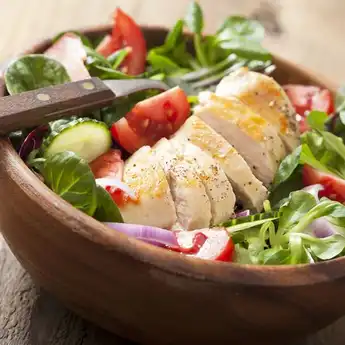 Resep Chicken Salad, Sajian Praktis di Akhir Pekan yang Nikmat