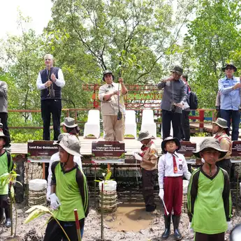 Sesuai Arahan Presiden Jokowi, Penanaman Pohon Serentak di Indonesia Terus Berlanjut