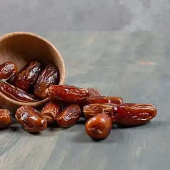 Resep Infused Water Kurma (Air Nabeez) yang Kaya Vitamin dan Nutrisi