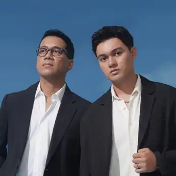 Lirik Lagu 'The Way You Look At Me' - Nyoman Paul, Andi Rianto dengan Terjemahan