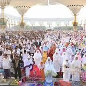 2 Bacaan Takbir 7x dan 5x Sholat Idul Fitri, Hapalkan dari Sekarang!