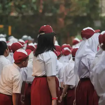 4 Jenis Seragam Sekolah Terbaru yang Ditetapkan Nadiem Makarim