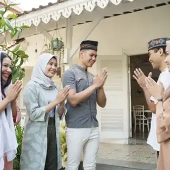 40 Pantun Ucapan Idul Fitri 2025, Lucu dan Seru Dikirim saat Lebaran