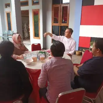 Ketua DPRD Kubu Raya Gelar Open House Idul Fitri 1445 H di Kediamannya
