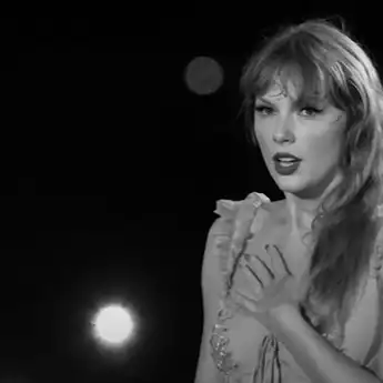 Lirik Lagu dan Terjemahan I Can Do It With a Broken Heart - Taylor Swift