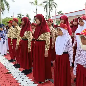 3 Teks Amanat Pembina Upacara Hari Pendidikan Nasional 2025 Singkat