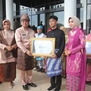 Momen Peringatan Hari Pendidikan Nasional, Pj Gubernur Kalbar Ajak Semua Pihak Lanjutkan Program Merdeka Belajar