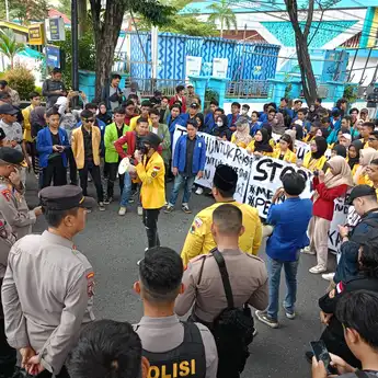 BEM se-Kalsel Tuntut Peningkatan Kesejahteraan Tenaga Pendidik & Buruh