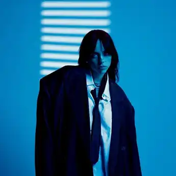 Lirik Lagu 'CHIHIRO' – Billie Eilish, Lengkap dengan Terjemahannya